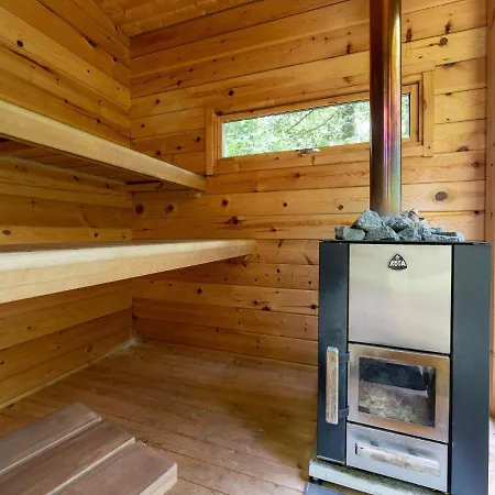 Дом отдыха In With Sauna